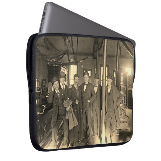 Saloon Bar Interior Men Man Cave 1890er Foto Pub Laptopschutzhülle (Vorne Rechts)