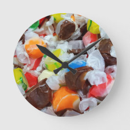 Salt Water Taffy Round Clock Runde Wanduhr