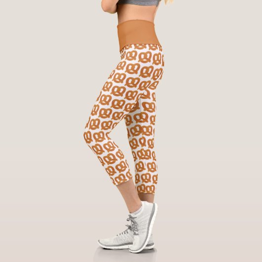Salty Soft Pretzel Niedliches Muster Capri Leggings (Links)