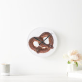 Salzprätzel Runde Wanduhr (Zuhause)