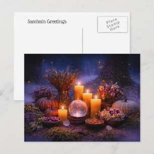 Samhain mit Kerzen Kristall Herbstlaub Blumen Feiertagspostkarte