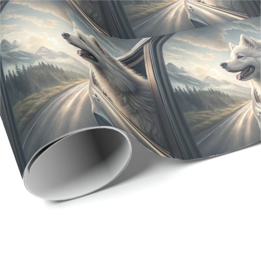 Samoyed Dog Enjoying a Scenic Mountain Drive Geschenkpapier (Rolleneckpunkt)