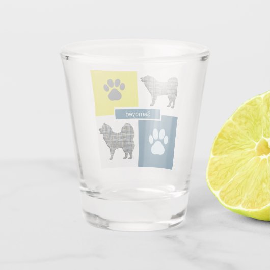 Samoyed Dog Silhouette & Paw Y&B Grid Schnapsglas (Rückseite)
