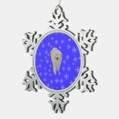 Samoyed mit Blau, Schneeflocken Zinn-Ornament (Rechts)