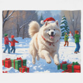 Samoyed Running in Snow mit Weihnachtshut Fleecedecke (Vorderseite (Horizontal))