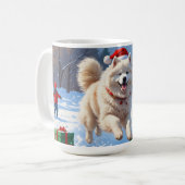 Samoyed Running in Snow mit Weihnachtshut Kaffeetasse (Vorderseite Links)