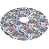 Samoyed Running in Snow mit Weihnachtshut Polyester Weihnachtsbaumdecke (Schrägansicht)
