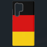 Samsung Galaxy S22 Ultra Case mit deutscher Flagge Hülle<br><div class="desc">Mit unserem exklusiven Cover unter der Flagge Deutschlands verwandeln Sie Ihre Samsung Galaxy S22 Ultra in ein Symbol des deutschen Stolzes! Mit viel Liebe zum Detail gestaltet, präsentiert dieses Cover stolz das ikonische Design der deutschen Fahne. Die Flagge zeichnet sich durch drei horizontale Streifen aus Schwarz, Rot und Gold aus,...</div>