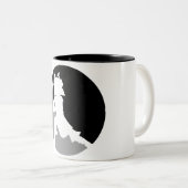 Samurai-Krieger-Silhouette-Tasse Zweifarbige Tasse (VorderseiteRechts)