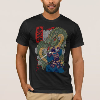 Samurai Warrior Facing Fierce Dragon japanische Ku T-Shirt