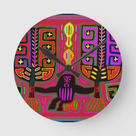 San Blas Kuna Mann mit Fans Runde Wanduhr