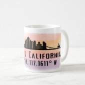 San Diego City Skyline Latitude und Längengrad Kaffeetasse (VorderseiteRechts)