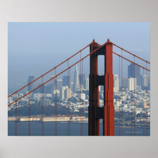 San Francisco sah durch die Golden Gate Bridge. Poster