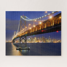 San Francisco Skyline und Bay Bridge bei Nacht