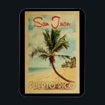 San Juan Palm Tree Wandern Magnet<br><div class="desc">Ein einzigartiges Retro Mitte des Jahrhunderts moderne San Juan Puerto Rico Kunstdruck in Vintage Reise Poster Stil. Es verfügt über eine geschwungene Palme am Sandstrand mit Ozean unter einem blauen bewölkten Himmel.</div>