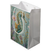 Sanctuary für schimmerndes Seepferd Mittlere Geschenktüte (Rückseite Schrägansicht)