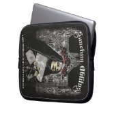 Sanctum Oblitus - Gothic Streetwear Design Laptopschutzhülle (Vorderseite Links)