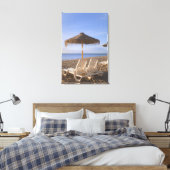 Sand Beach Stühle mit Sonnenschirm Leinwanddruck (Insitu (Schlafzimmer))