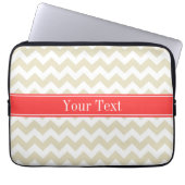 Sand Beige White Zickzack Coral Red Name Monogram Laptopschutzhülle (Vorderseite)