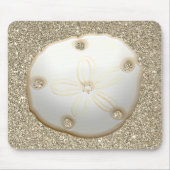 Sand Dollar auf funkelnd goldfarbenem Sandstrand Mousepad (Vorne)