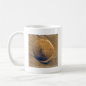 Sand-Dollar deckte auf Strand | Hilton Head Island Kaffeetasse (Links)