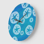 Sand Dollar Weiß und Blau Muster Große Wanduhr (Winkel)