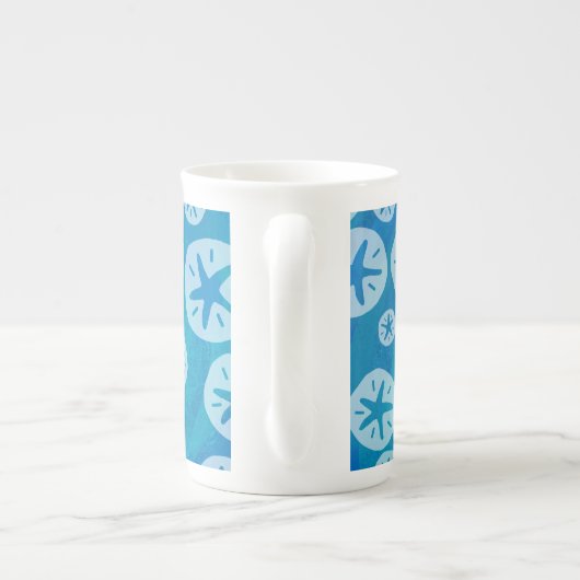 Sand Dollar Weiß und Blau Muster Porzellantasse (Rückseite)