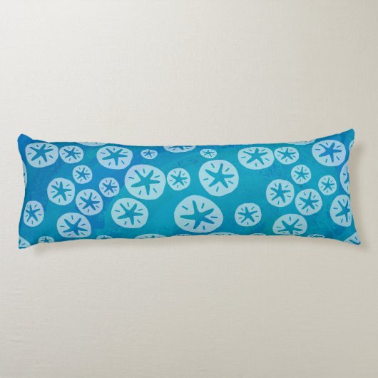Sand Dollar Weiß und Blau Muster Seitenschläferkissen (Rückseite)