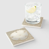 Sand in funkelnd aussehendem goldfarbenem Sandstra Steinuntersetzer (Seitenansicht)