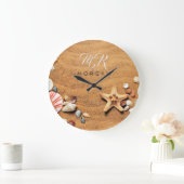 Sand & Muscheln, DIY Name & Monogram, Wh Script Große Wanduhr (Zuhause)