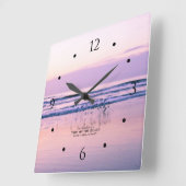 Sand Pipers bei Morgendämmerung auf der Ocean Beac Quadratische Wanduhr (Winkel)