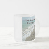 Sand-Schreiben auf dem Strand, i-Liebe Sie Mattglastasse (VorderseiteRechts)