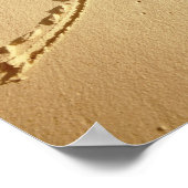 Sand schreiben 'Dream' mit ankommendem Surfen oben Poster (Ecke)