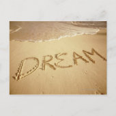 Sand schreiben 'Dream' mit ankommendem Surfen oben Postkarte (Vorderseite)