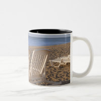 Sand-Strand-Stühle mit Regenschirm