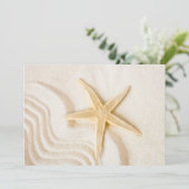 Sand und die natürliche, neutrale Farbe der Sterne Einladung (Stehend Vorderseite)