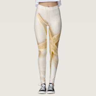 Sand und die natürliche, neutrale Farbe der Sterne Leggings