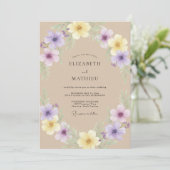 Sand-Veilchen-Wildblumen-Hochzeit Einladung (Stehend Vorderseite)