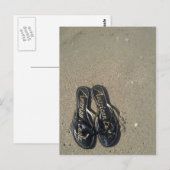 Sandalen am Strand Postkarte (Vorne/Hinten)