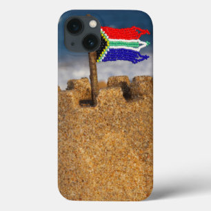 Sandburg mit südafrikanischer Flagge, Umhlanga iPhone 13 Hülle
