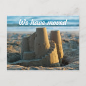 Sandcastle We have Moved Funny Moving Ankündigung Postkarte (Vorderseite)