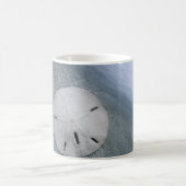 Sanddollar am Strand| Sanibel Island, Florida Kaffeetasse (Mittel)