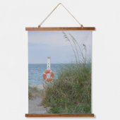 Sanddüne und Lebensring an der Küste Fotografie Wandteppich Mit Holzrahmen (Vorderseite)