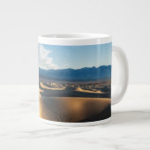 Sanddünen im Death Valley, CA Jumbo-Tasse (Vorderseite Rechts)