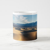 Sanddünen im Death Valley, CA Jumbo-Tasse (Vorderseite)