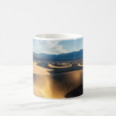 Sanddünen im Death Valley, CA Kaffeetasse (Mittel)