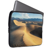 Sanddünen im Death Valley, CA Laptopschutzhülle (Vorne Rechts)