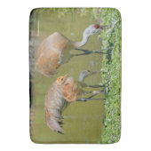 Sandhill Crane Eltern und Küken Badematte (Vorderseite Vertikal)