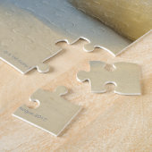 Sandkeil, der einen Golfball aus dem Sand trifft Puzzle (Seite)