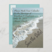 Sandschrift am Strand Save the Date Postkarte (Vorne/Hinten)